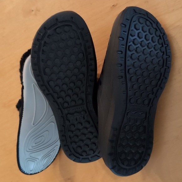 Joybees NWOT Unisex Sz9W Sz7M Black Cozy Clogs Faux Fur Lined - Picture 8 of 10